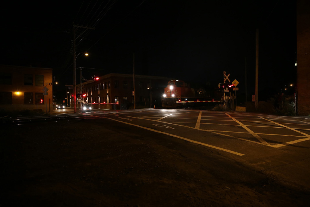 07 St Ambroise Rail Crossing - Sounding the City 001 - Montréal 2015-2016