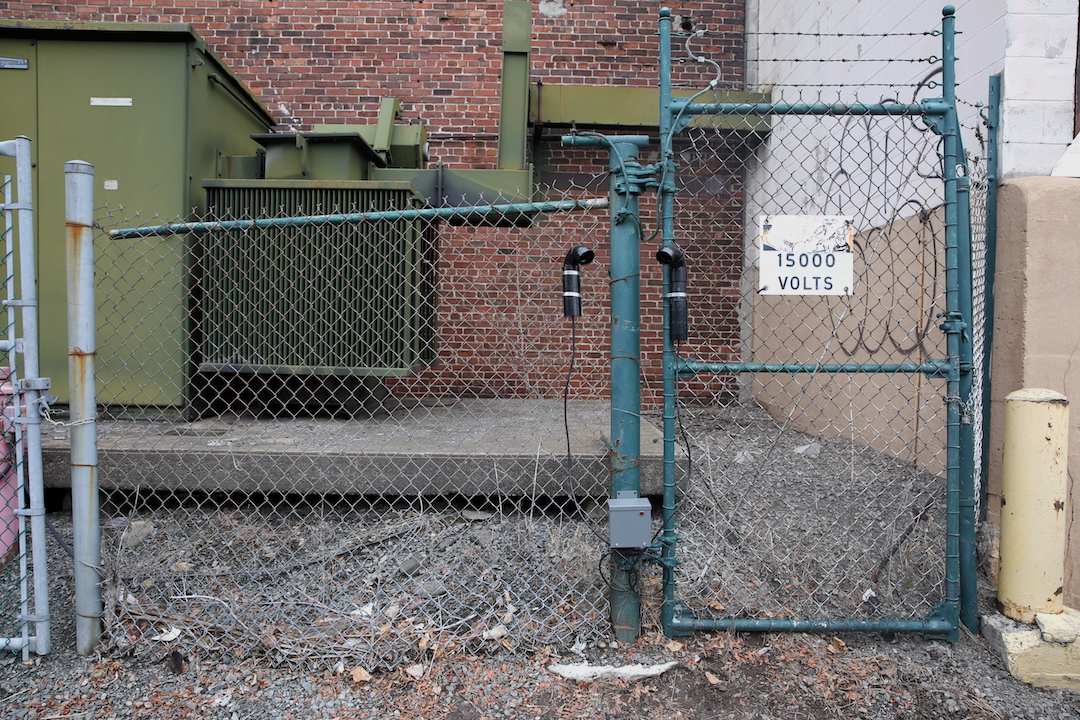 06 6557 Avenue de l'Esplanade - Installation photo 7 - Sounding the City 001 - Montréal 2015-2016