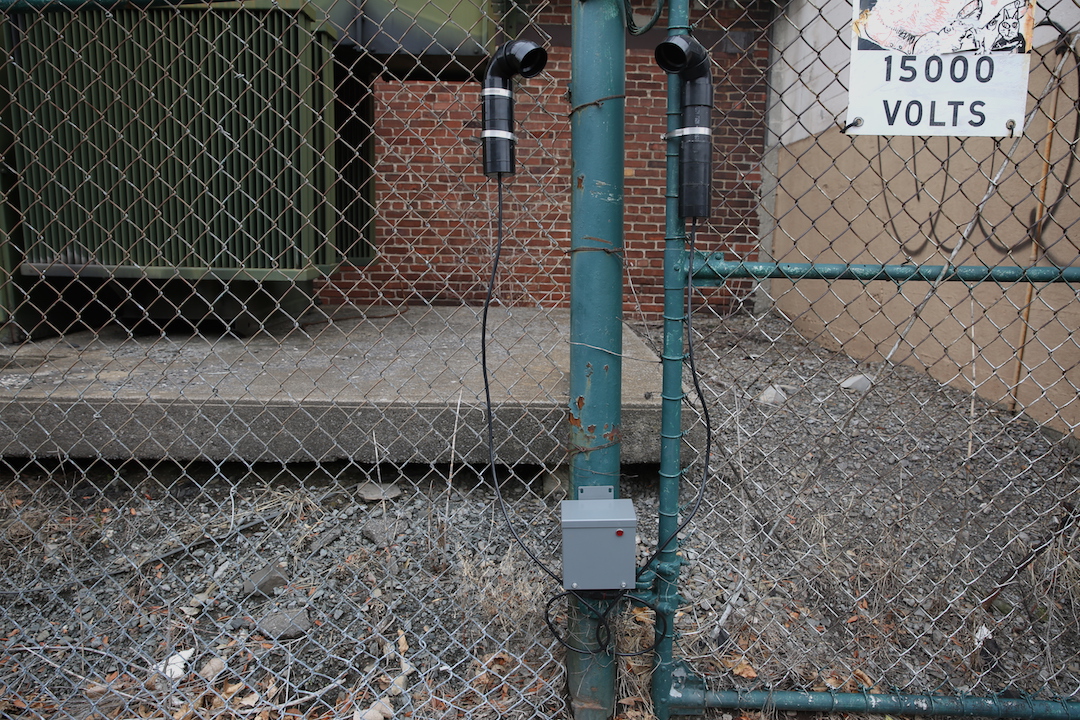 06 6557 Avenue de l'Esplanade - Installation photo 6 - Sounding the City 001 - Montréal 2015-2016