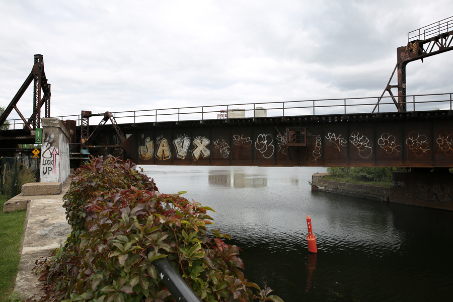 08 Peel Basin Train Bridge - Capture photo 13 - Sounding the City 001 - Montréal 2015-2016
