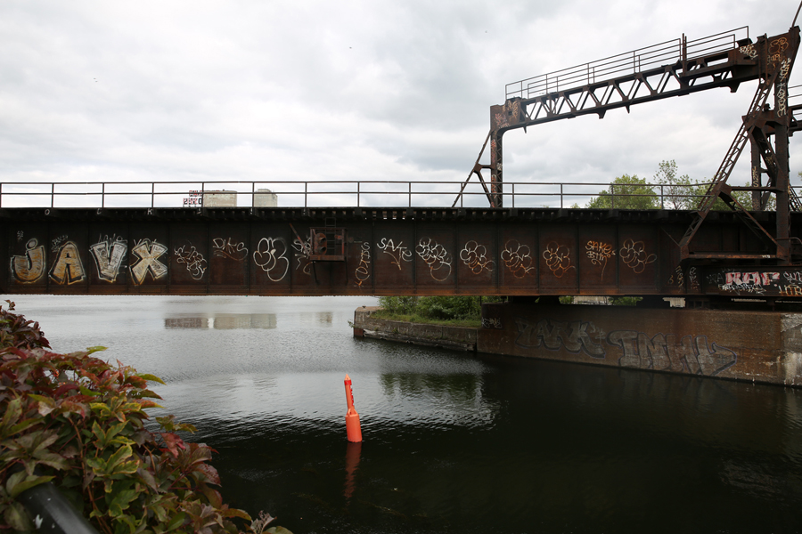 08 Peel Basin Train Bridge - Capture photo 14 - Sounding the City 001 - Montréal 2015-2016